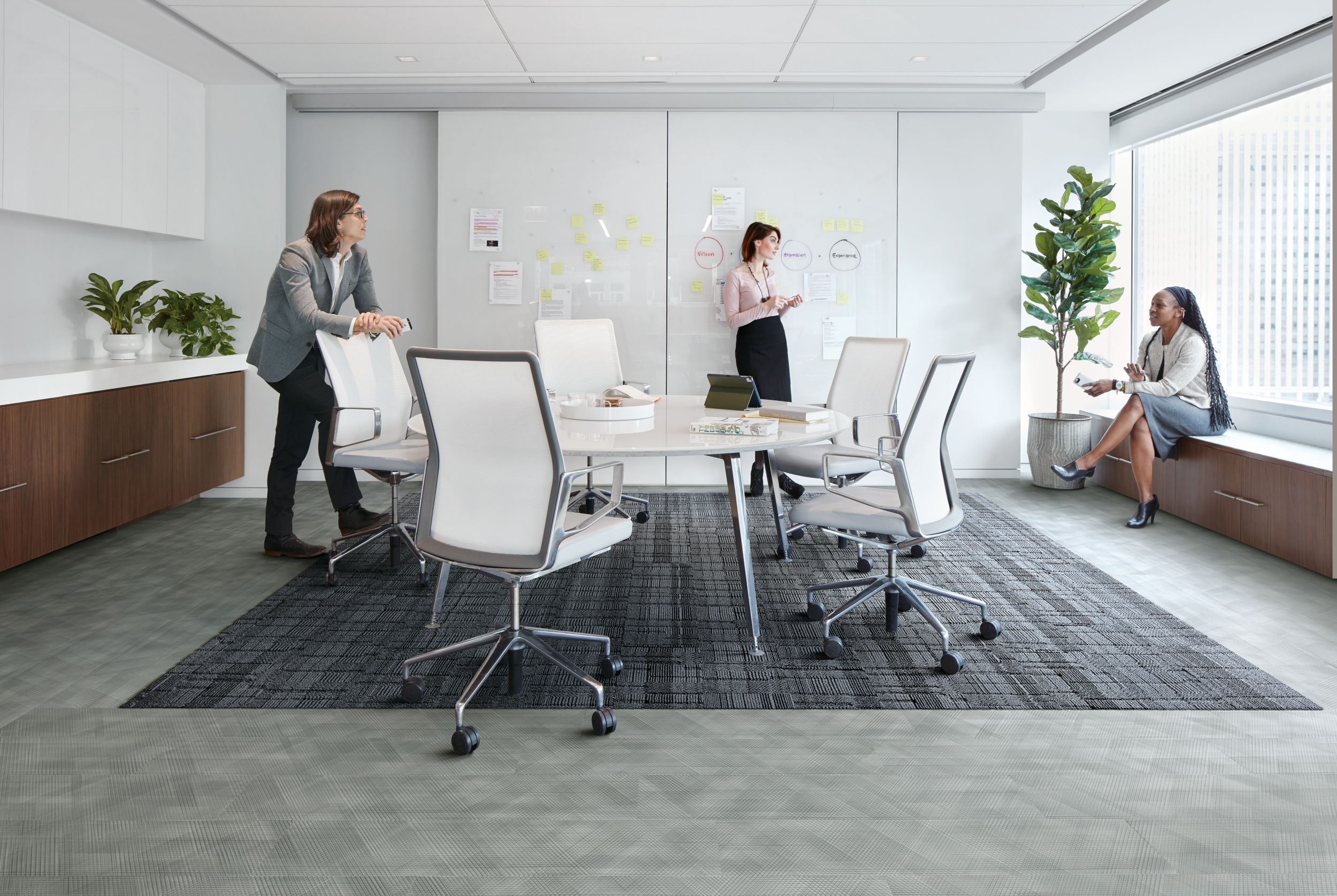 image Interface Drawn Lines LVT and Stitch Count plank carpet tile in conference room  numéro 11